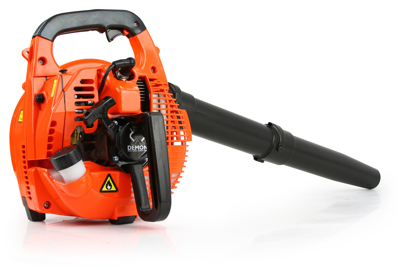 Benzines lombfúvó-szívó-és aprító gép M88175